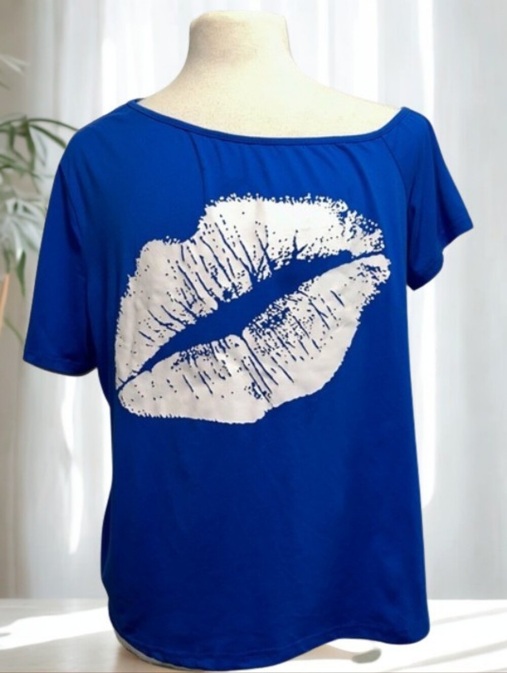 SHEIN Curve “Kiss lips” Top Sz 1XL